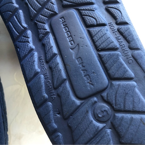 Rugged Shark Junior Boys Size 5 Navy Blue Rubber Clogs Sandals Slip On Slippers - Picture 7 of 16